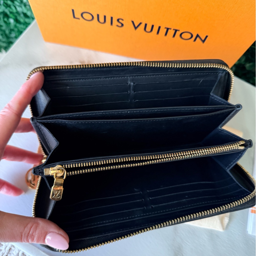 Louis Vuitton Black Monogram Coussin Zipped Lambskin Leather Wallet - Picture 8 of 10